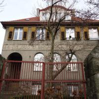 Kamienica na Wojska Polskiego, Ela