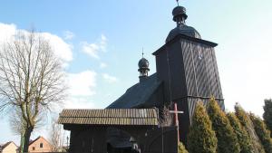 Drewniany kościół w Cieszowej - zdjęcie