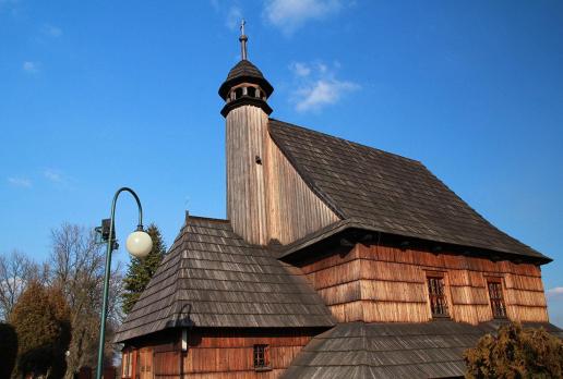 Woźniki drewniany kościół