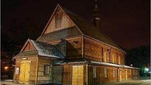 Drewniany kościół w Stalowej Woli - zdjęcie