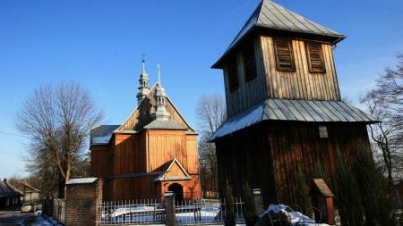 Drewniany kościół w Krzeszowie - zdjęcie