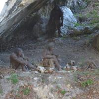 obozowisko neandertalczyków obok Jaskini Ciemnej, Maciej A