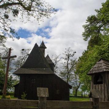 Drewniany kościół w Grębieniu