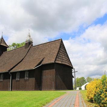 Drewniany kościół w Wierzbiu