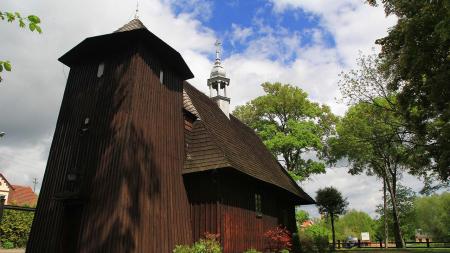 Drewniany kościół w Gaszynie - zdjęcie