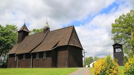 Drewniany kościół w Wierzbiu - zdjęcie