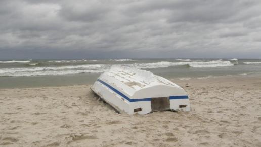 Karwieńska plaża- łodź w spoczynku, Marcin_Henioo