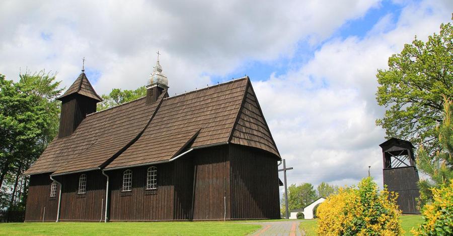Drewniany kościół w Wierzbiu - zdjęcie