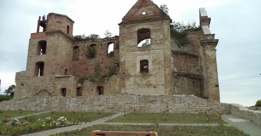 Ruiny klasztoru Karmelitów Bosych w Zagórzu - zdjęcie