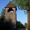 Drewniana dzwonnica w Rodakach