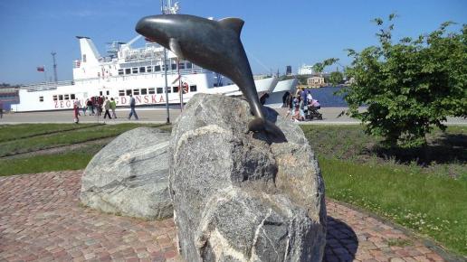 Pomnik morświna w Gdyni, Danusia