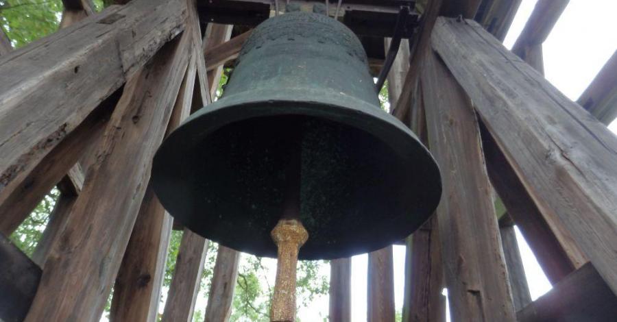 Zabytkowy dzwon w Konotopie - zdjęcie