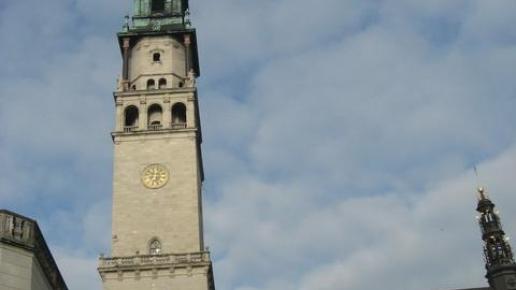 Wieża ma 106 m wysokości, składa się z pięciu kondygnacji, Danuta