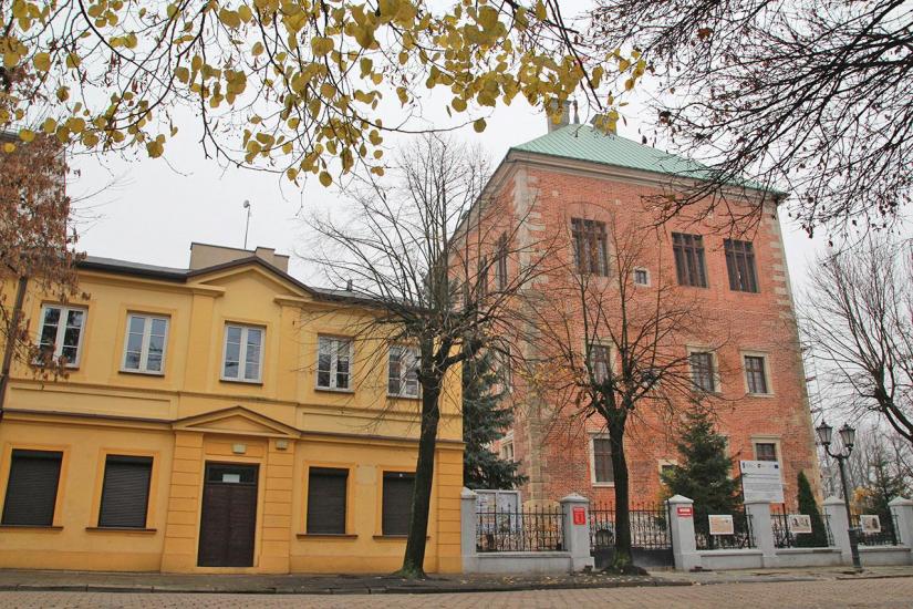 Piotrkowska Spółdzielnia Mieszkaniowa W Piotrkowie Trybunalskim Zamek w Piotrkowie Trybunalskim 📌 - Polskie Szlaki