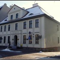 Odnowiony budynek biblioteki na Rynku- dawniej budynek pastorówki ewangelickiej, Marcin_Henioo