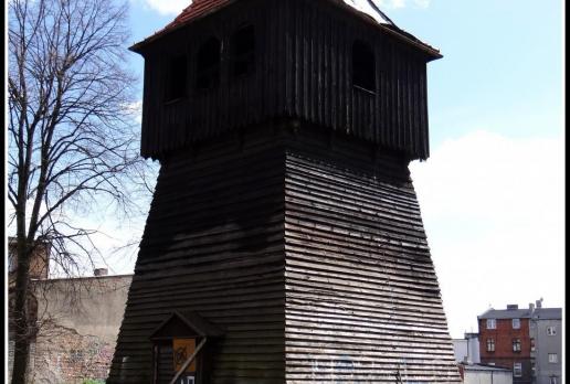 Iinowrocławska Fara - drewniana dzwonnica, Marcin_Henioo