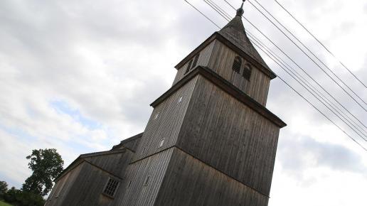 Drewniany kościół w Ostrykole