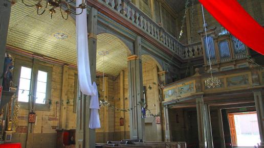 Drewniany kościół w Narwi