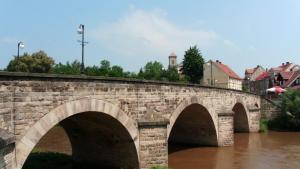 Gotycki most w Bardzie - zdjęcie
