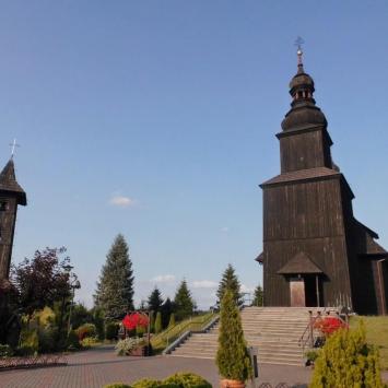 Drewniany kościół w Gwoździanach