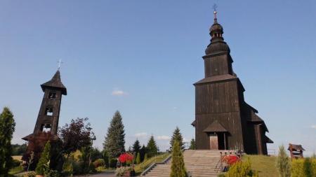 Drewniany kościół w Gwoździanach - zdjęcie