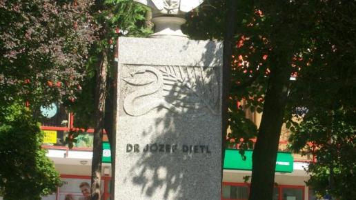 Pomnik Józefa Dietla w Krynicy Zdroju, mirosław