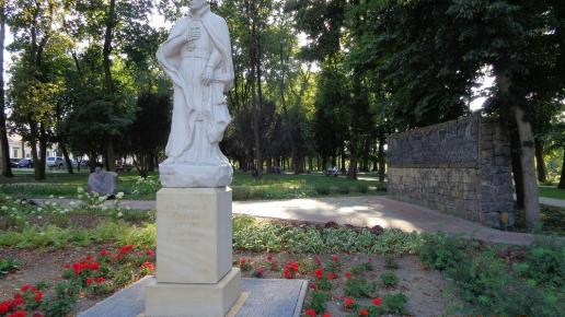 Pomnik Św. Stanisława Kostki w Przasnyszu, Danusia
