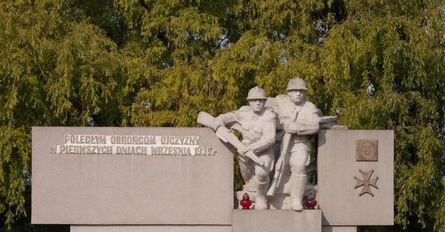 Pomnik 3 Pułku Ułanów w Woźnikach - zdjęcie