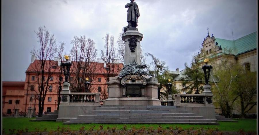 Pomnik Adama Mickiewicza w Warszawie - zdjęcie