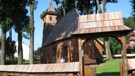 Drewniany kościół w Sromowcach Niżnych - zdjęcie