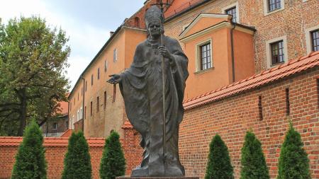 Pomnik Papieża Jana Pawła II na Wawelu w Krakowie - zdjęcie