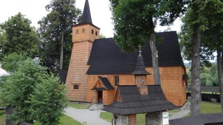 Drewniany kościół w Łopusznej - zdjęcie