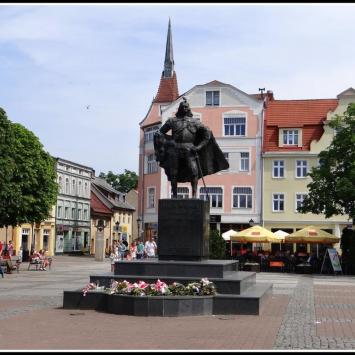 Wejherowo - pomnik założyciela miasta na Rynku