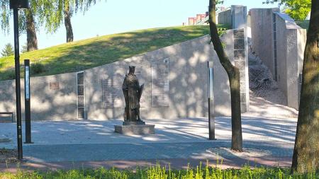 Pomnik Leszka Czarnego w Busku Zdroju - zdjęcie