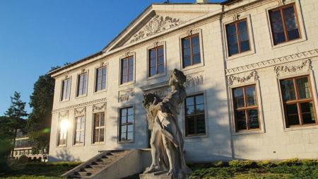 Pałac Wielopolskich w Pińczowie - zdjęcie