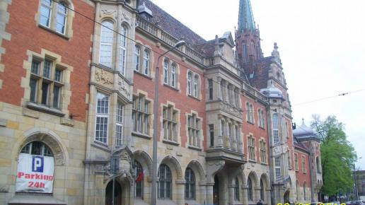 Budynek Poczty w Bytomiu, mirosław