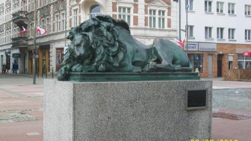 Pomnik Lwa śpiącego w Bytomiu, mirosław