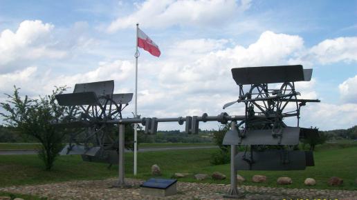 Pomnik portu w Kazimierzu Dolnym, mirosław