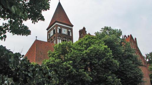 Kościół poklasztorny w Nowem
