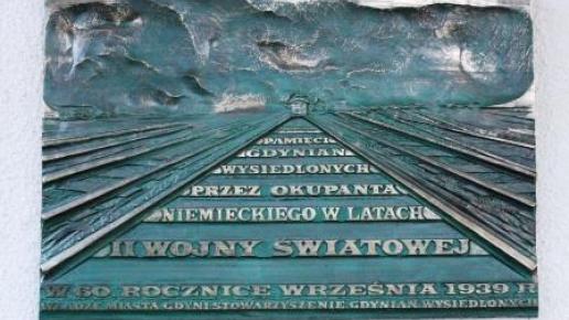 Tablica pamięci wysiedlonych mieszkańców Gdyni