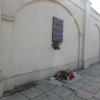 tablica pamiatkowa przy bylym UB -obecnie mury szpitala przy ul Jarochowskiego -przy Arenie, Barsolis Karol Turysta Kulturowy