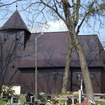 Drewniany kościół w Bąkowie