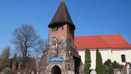 Gotycka dzwonnica w Chróścinie Opolskiej - zdjęcie