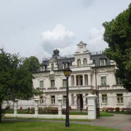 Pałac Bucholtza, allie