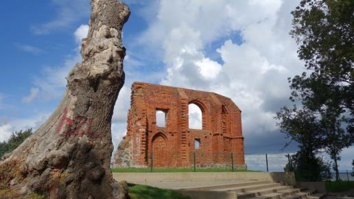 Symbol Trzęsacza - ruiny kościoła, allie