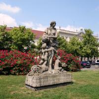 Posąg Flory (okolice Pałacu), Anja