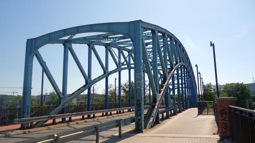 Most przy przystanku SKM, allie