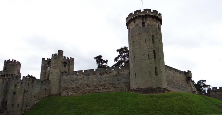 Warwick, czyli średniowieczny zamek w urokliwym miasteczku - zdjęcie
