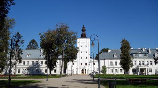 Zespół pałacowo-parkowy Radziwiłłów - wieża, allie