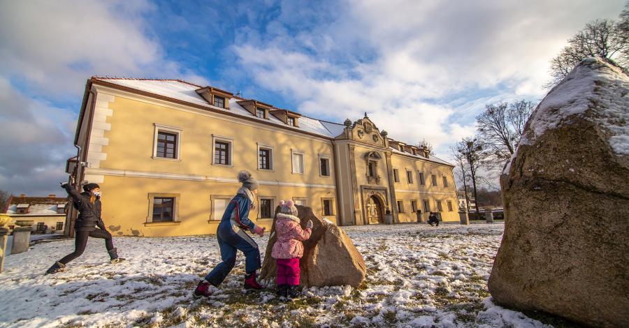 Zimowe Tarnowskie Góry - Park Repecki i zamek w Starych Tarnowicach - zdjęcie